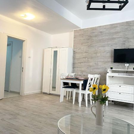 White Apartment Bukarest Kültér fotó