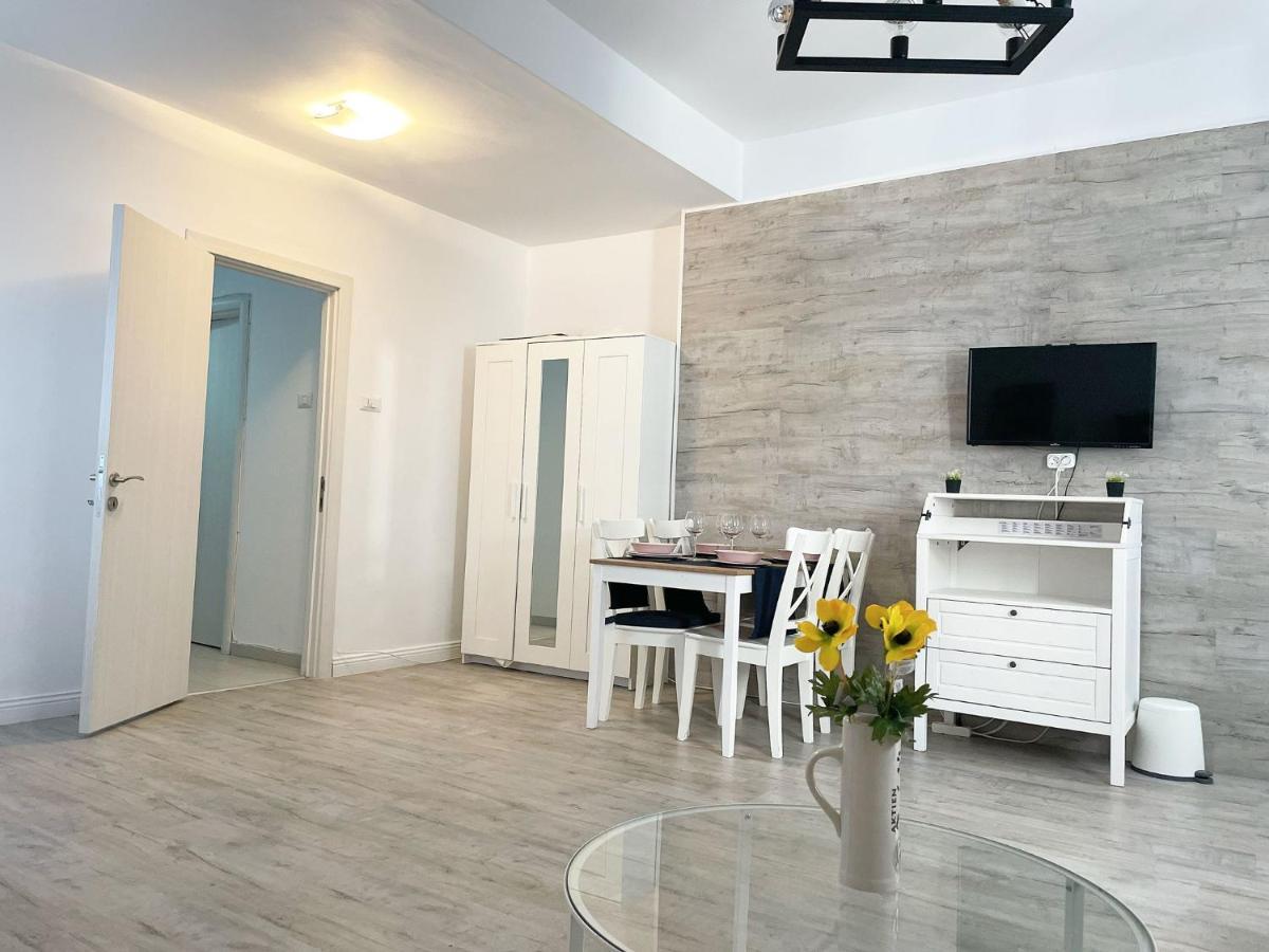 White Apartment Bukarest Kültér fotó