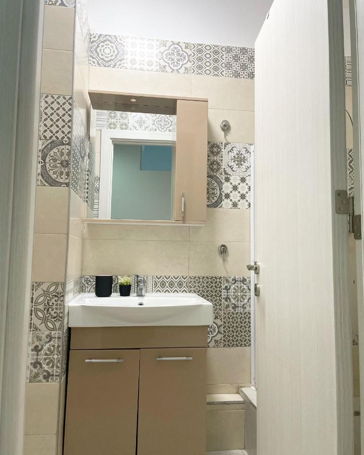 White Apartment Bukarest Kültér fotó