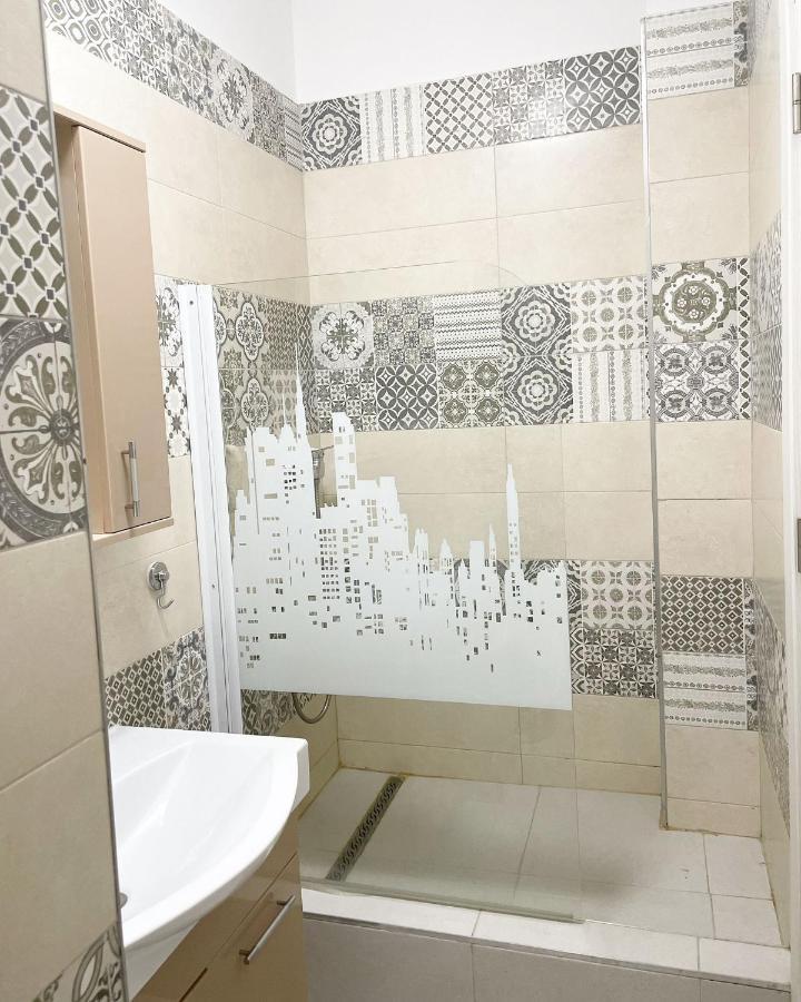 White Apartment Bukarest Kültér fotó